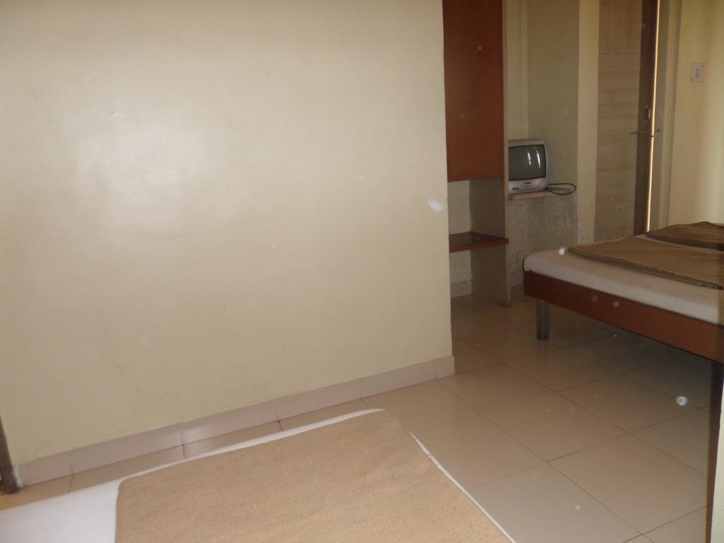 Hotel Sai Ratna Nashik Ngoại thất bức ảnh
