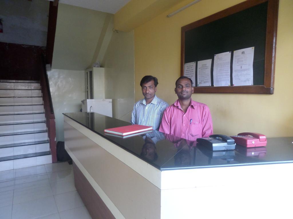 Hotel Sai Ratna Nashik Ngoại thất bức ảnh