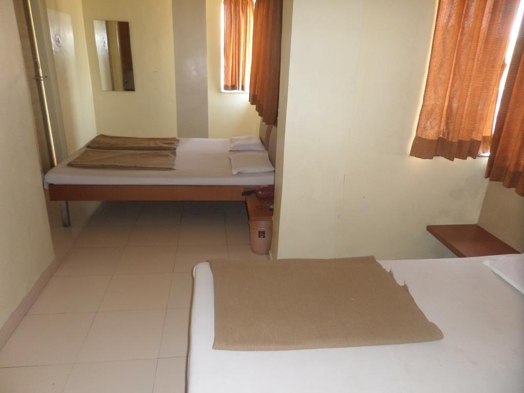 Hotel Sai Ratna Nashik Ngoại thất bức ảnh